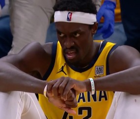 关于西亚卡姆重返赛场，比赛局势复杂首场状态出色，公牛观众沸腾！赢得满堂喝彩的信息-九游体育官网